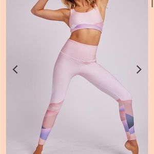 NWT Onzie Soul Graphic High Rise Legging